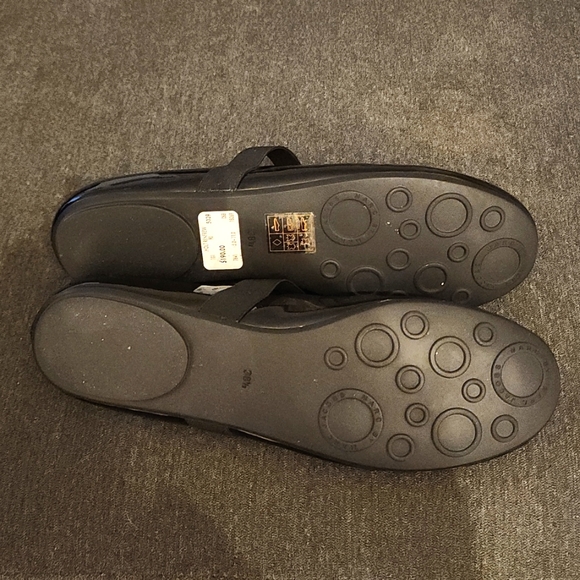 Marc by Marc Jacobs patent leather flats - Picture 7 of 8